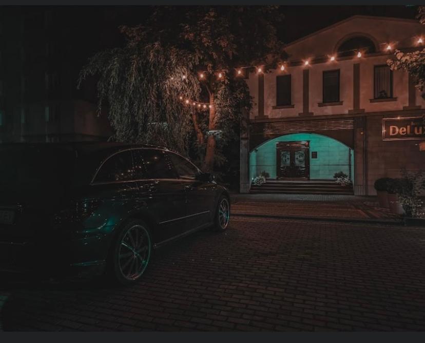 Boutique Hotel Deluxe カームヤネツィ・ポジーリシクィイ エクステリア 写真