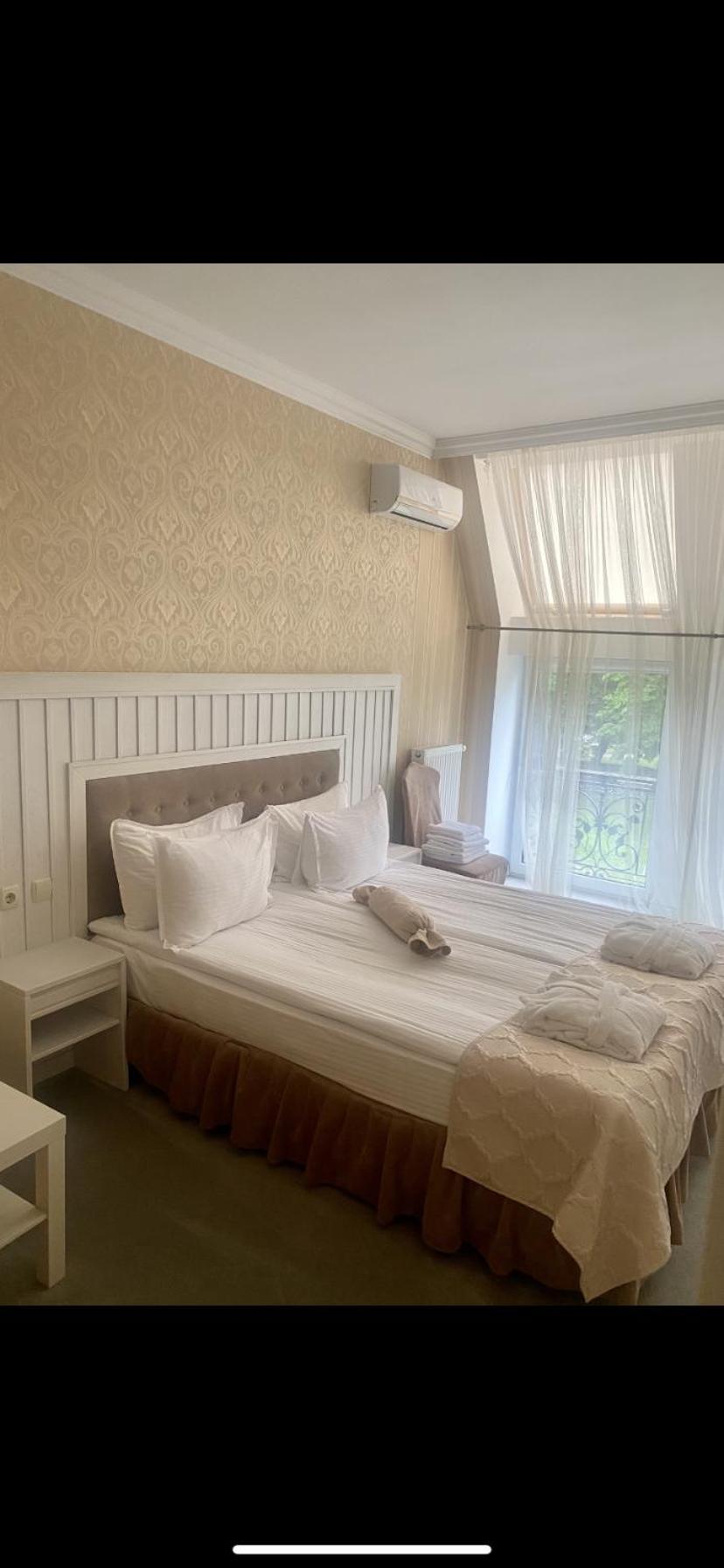 Boutique Hotel Deluxe カームヤネツィ・ポジーリシクィイ エクステリア 写真