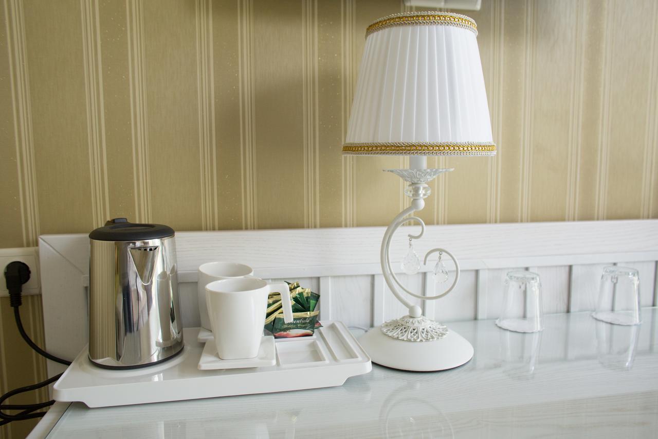 Boutique Hotel Deluxe カームヤネツィ・ポジーリシクィイ エクステリア 写真